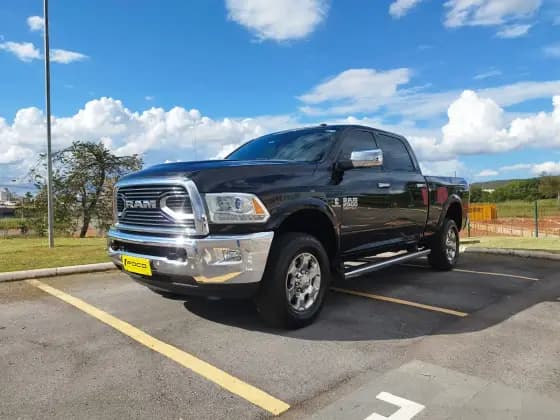 Carro 6.7 I6 TURBO DIESEL LARAMIE CD 4X4 AUTOMÁTICO
