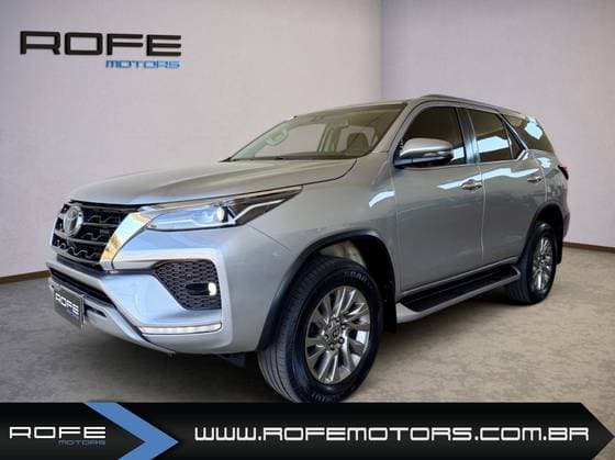 Carro 2.8 D-4D TURBO DIESEL SRX 7L 4X4 AUTOMÁTICO