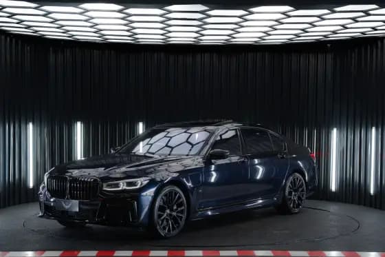 Carro 3.0 TWINPOWER HÍBRIDO M SPORT DARK EDITION AUTOMÁTICO