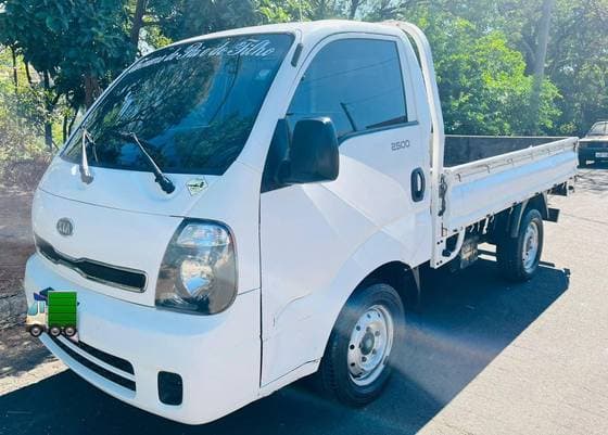 Carro 2.5 K-2500 4X2 CS TURBO DIESEL 2P MANUAL