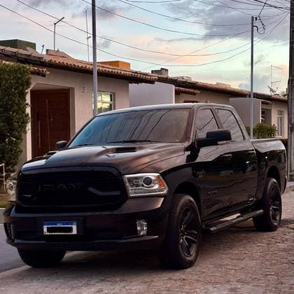 Carro 5.7 V8 GASOLINA LARAMIE NIGHT EDITION CD 4X4 AUTOMÁTICO