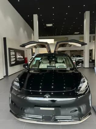 Carro 83 KW ELÉTRICO ULTRA