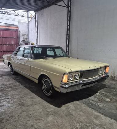 Carro 4.7 V8 GASOLINA 500 C MANUAL