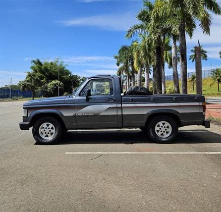 Carro 4.0 CUSTOM DE LUXE CS 8V TURBO DIESEL 2P MANUAL