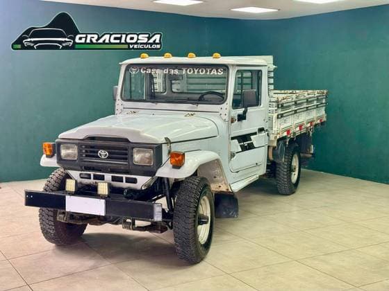 Carro 3.7 BJ50LV 4X4 TETO RIGIDO DIESEL 2P MANUAL