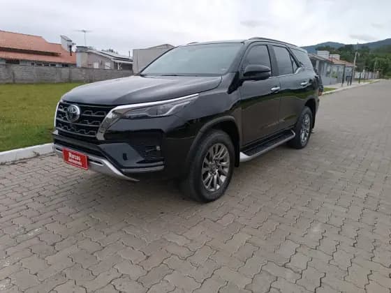 Carro 2.8 D-4D TURBO DIESEL SRX 7L 4X4 AUTOMÁTICO