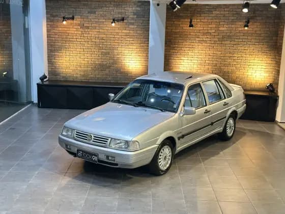Carro 2.0 GLSI 8V GASOLINA 4P AUTOMÁTICO