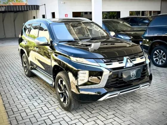 Carro 2.4 16V MIVEC TURBO DIESEL HPE-S AWD AUTOMÁTICO