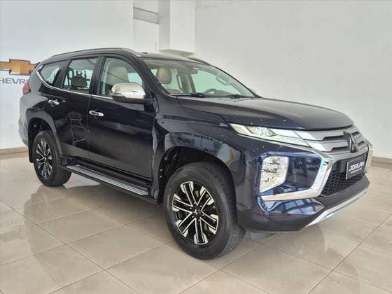 Carro 2.4 16V MIVEC TURBO DIESEL HPE AWD AUTOMÁTICO