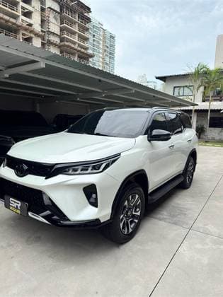 Carro 2.8 D-4D TURBO DIESEL DIAMOND 7L 4X4 AUTOMÁTICO