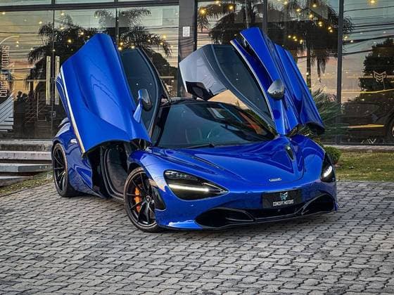 Carro 4.0 V8 TURBO GASOLINA SSG