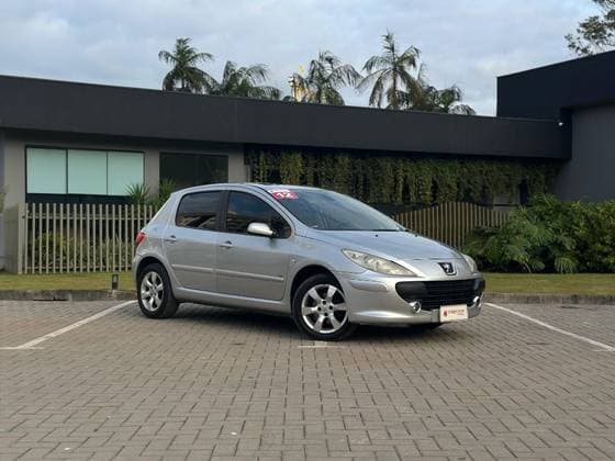 Carro 2.0 FELINE 16V FLEX 4P AUTOMÁTICO
