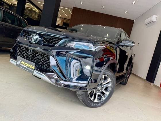 Carro 2.8 D-4D TURBO DIESEL SRX PLATINUM 7L 4X4 AUTOMÁTICO