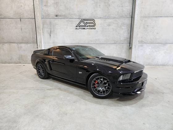 Carro 4.6 GT COUPÉ V8 24V GASOLINA 2P AUTOMÁTICO