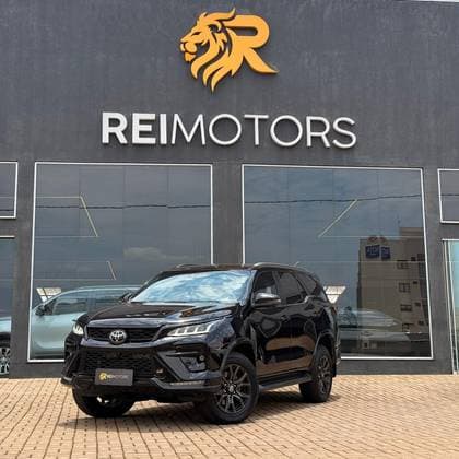 Carro 2.8 D-4D TURBO DIESEL GR-S 7L 4X4 AUTOMÁTICO