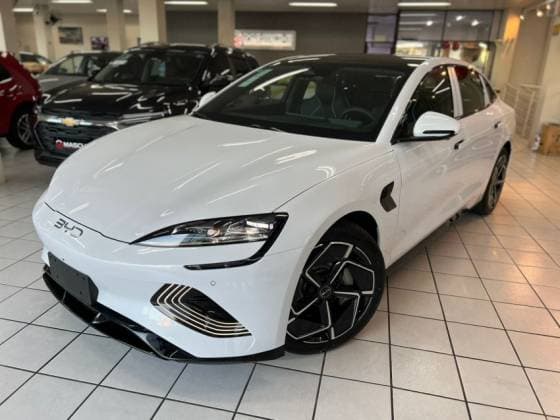 Carro 82,5 KW ELÉTRICO AWD