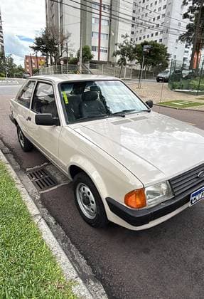 Carro 1.6 GL 8V ÁLCOOL 2P MANUAL