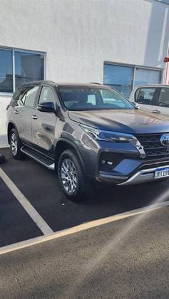 Carro 2.8 D-4D TURBO DIESEL SRX 7L 4X4 AUTOMÁTICO