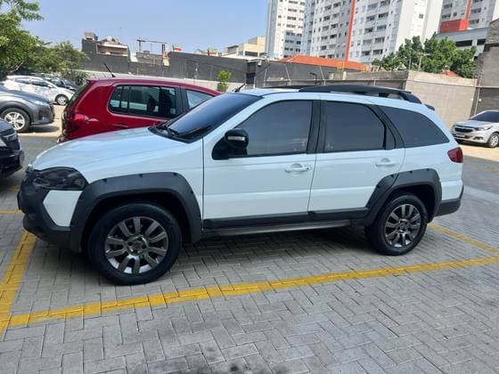 Carro 1.8 MPI ADVENTURE WEEKEND 16V FLEX 4P MANUAL