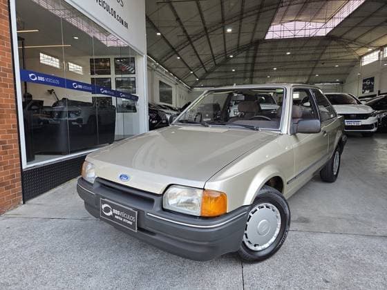 Carro 1.6 GL 8V ÁLCOOL 2P MANUAL