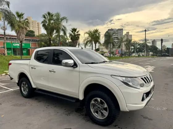 Carro 2.4 16V TURBO DIESEL SPORT HPE CD 4P 4X4 AUTOMÁTICO