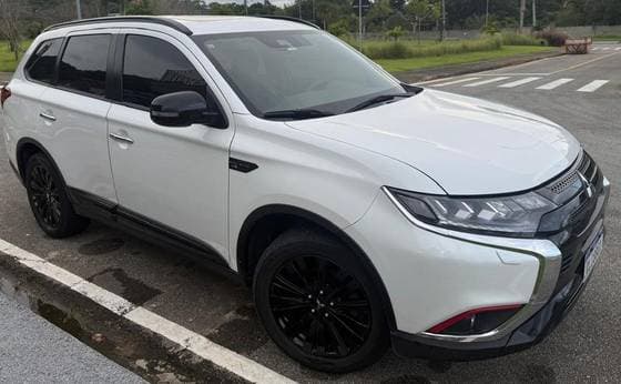 Carro 3.0 MIVEC V6 GASOLINA HPE-S BLACK EDITION AWD AUTOMÁTICO