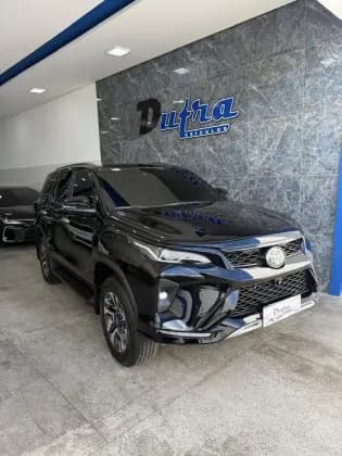 Carro 2.8 D-4D TURBO DIESEL SRX PLATINUM 4X4 AUTOMÁTICO