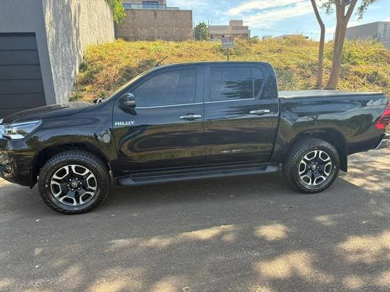 Carro 2.8 D-4D TURBO DIESEL CD SRX 4X4 AUTOMÁTICO