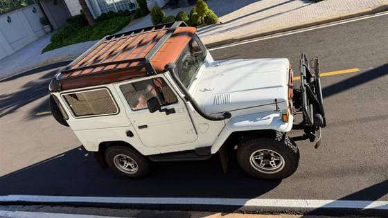 Carro 3.7 BJ50LV 4X4 TETO RIGIDO DIESEL 2P MANUAL
