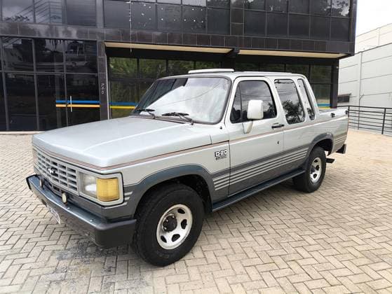 Carro 4.0 CUSTOM S CD 8V TURBO DIESEL 4P MANUAL