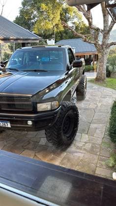 Carro 5.9 SLT LARAMIE 4X4 V8 GASOLINA 2P AUTOMÁTICO