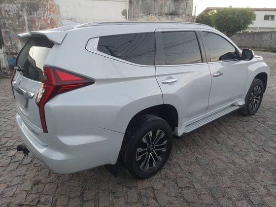 Carro 2.4 16V MIVEC TURBO DIESEL HPE-S AWD AUTOMÁTICO