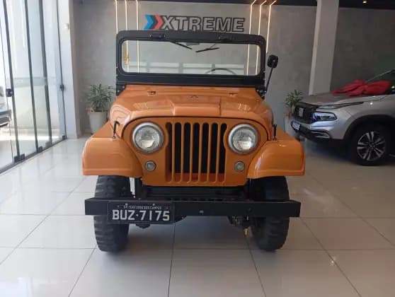 Carro CJ-5