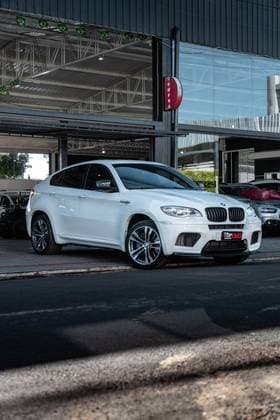 Carro 4.4 M SPORT 4X4 COUPÉ V8 32V BI-TURBO GASOLINA 4P AUTOMÁTICO