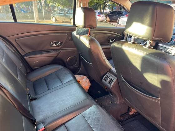 Carro 2.0 DYNAMIQUE PLUS 16V FLEX 4P AUTOMÁTICO