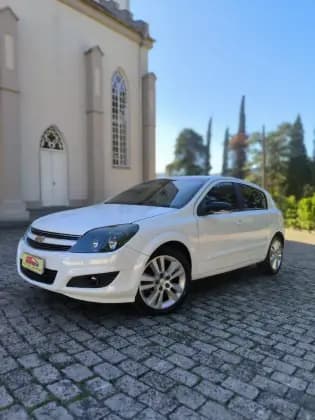 Carro 2.0 MPFI GT HATCH 8V FLEX 4P MANUAL