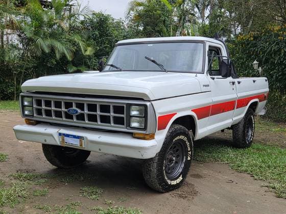 Carro 3.9 SUPER SÉRIE CS 8V DIESEL 2P MANUAL