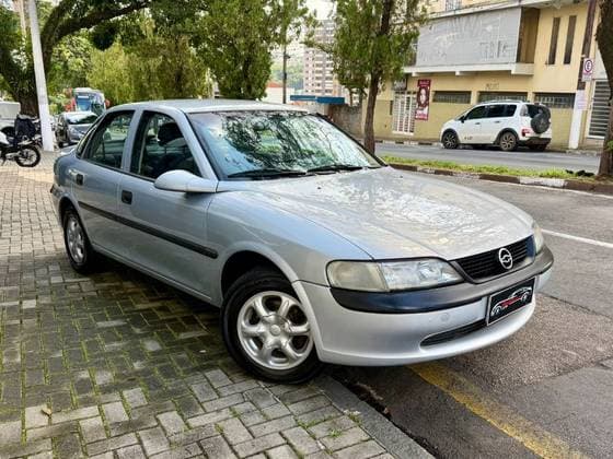 Carro 2.0 MPFI GLS 8V GASOLINA 4P MANUAL