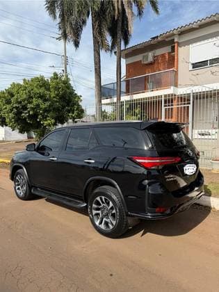 Carro 2.8 D-4D TURBO DIESEL DIAMOND 7L 4X4 AUTOMÁTICO