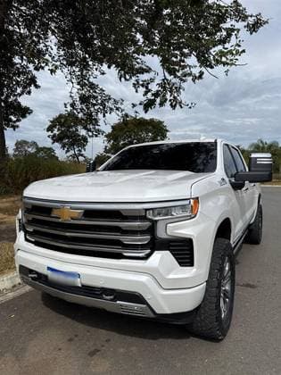 Carro 5.3 V8 GASOLINA 1500 HIGH COUNTRY 4X4 AUTOMÁTICO