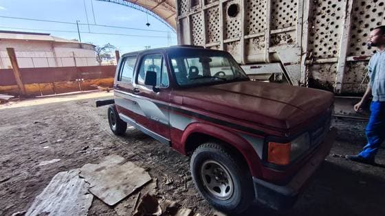 Carro 4.0 CUSTOM DE LUXE CD 8V DIESEL 4P MANUAL