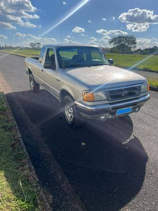 Carro 4.0 STX 4X2 CE V6 12V GASOLINA 2P MANUAL