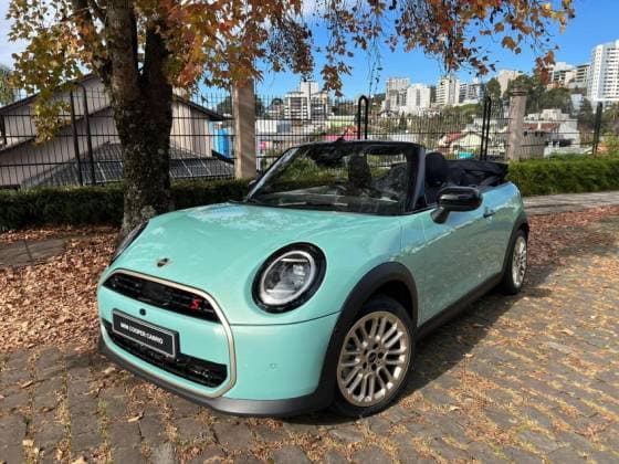 Carro 2.0 16V TWINPOWER GASOLINA S CABRIO STEPTRONIC