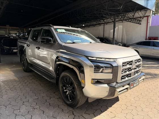 Carro 2.4 BITURBO DIESEL CD KATANA 4X4 AUTOMÁTICO