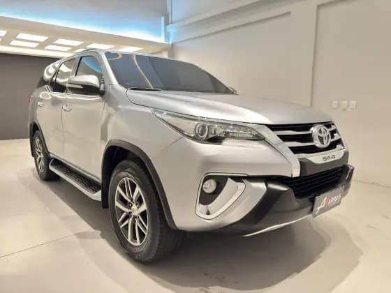 Carro 2.8 SRX 4X4 7 LUGARES 16V TURBO INTERCOOLER DIESEL 4P AUTOMÁTICO