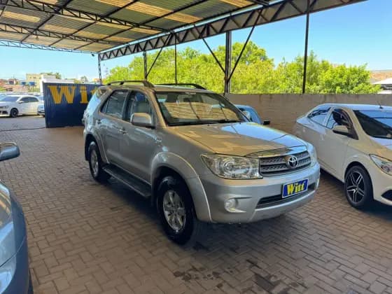 Carro 2.7 SR 4X2 7 LUGARES 16V GASOLINA 4P AUTOMÁTICO