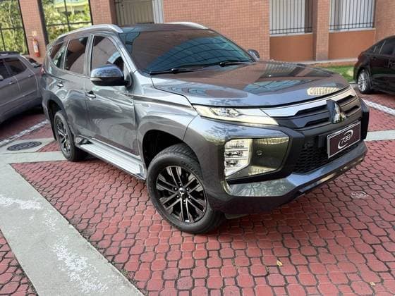 Carro 2.4 16V MIVEC TURBO DIESEL HPE AWD AUTOMÁTICO