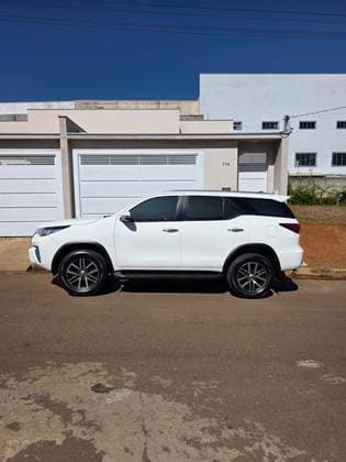 Carro 2.7 SRV 7 LUGARES 4X2 16V FLEX 4P AUTOMÁTICO