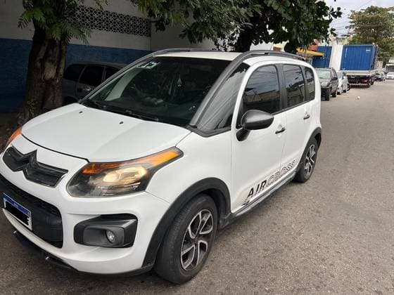 Carro 1.5 EXCLUSIVE 8V FLEX 4P MANUAL