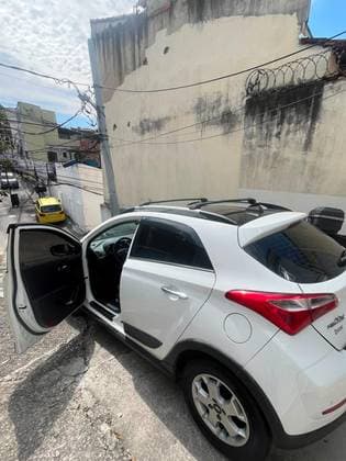 Carro 1.6 PREMIUM 16V FLEX 4P AUTOMÁTICO